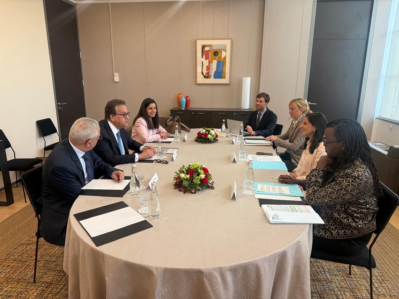 وزير الصحة يلتقي وزيرة الدولة الفرنسية لبحث تعزيز الشراكات وتبادل الخبرات في مفهوم  «الصحة الواحدة»