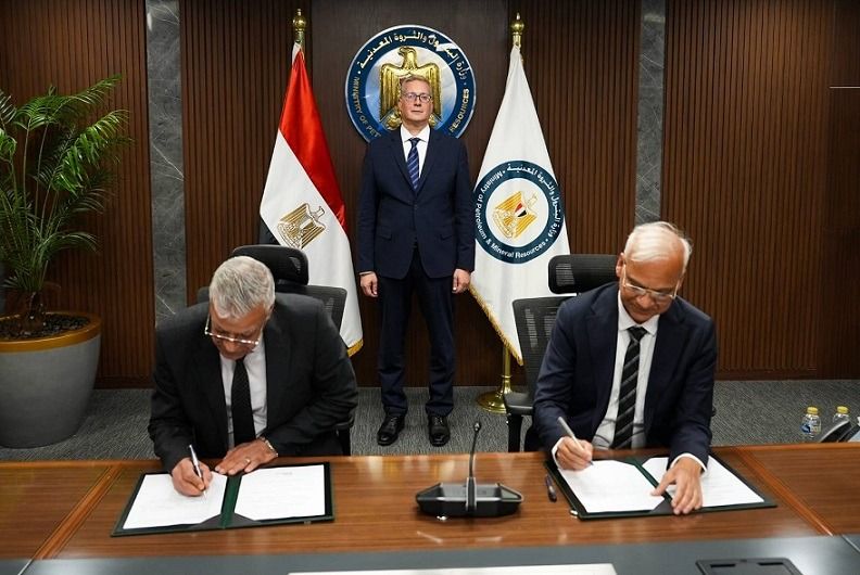 توقيع عقد توريد خام الفوسفات للمجمع الصناعي الجديد باقتصادية قناة السويس