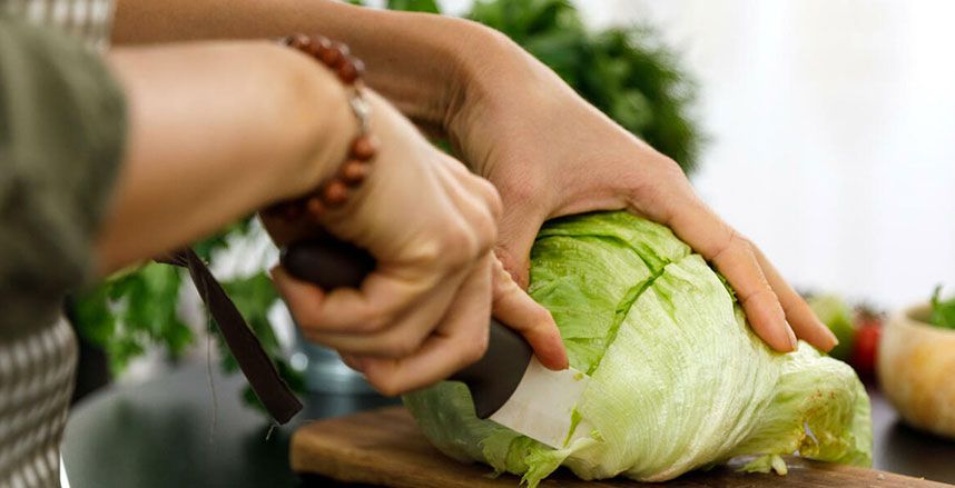 لماذا يُفضل تقديم الخس الكابوتشا مع الرنجة في...