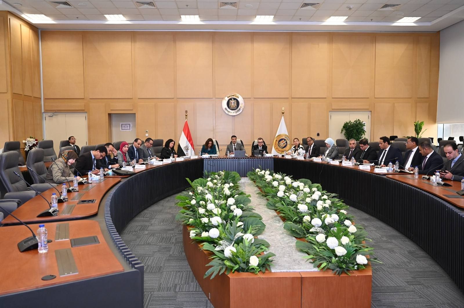 وزراء الصناعة والتنمية المحلية والزراعة والتخطيط يبحثون خطة تنفيذ مشروع القرى المنتجة