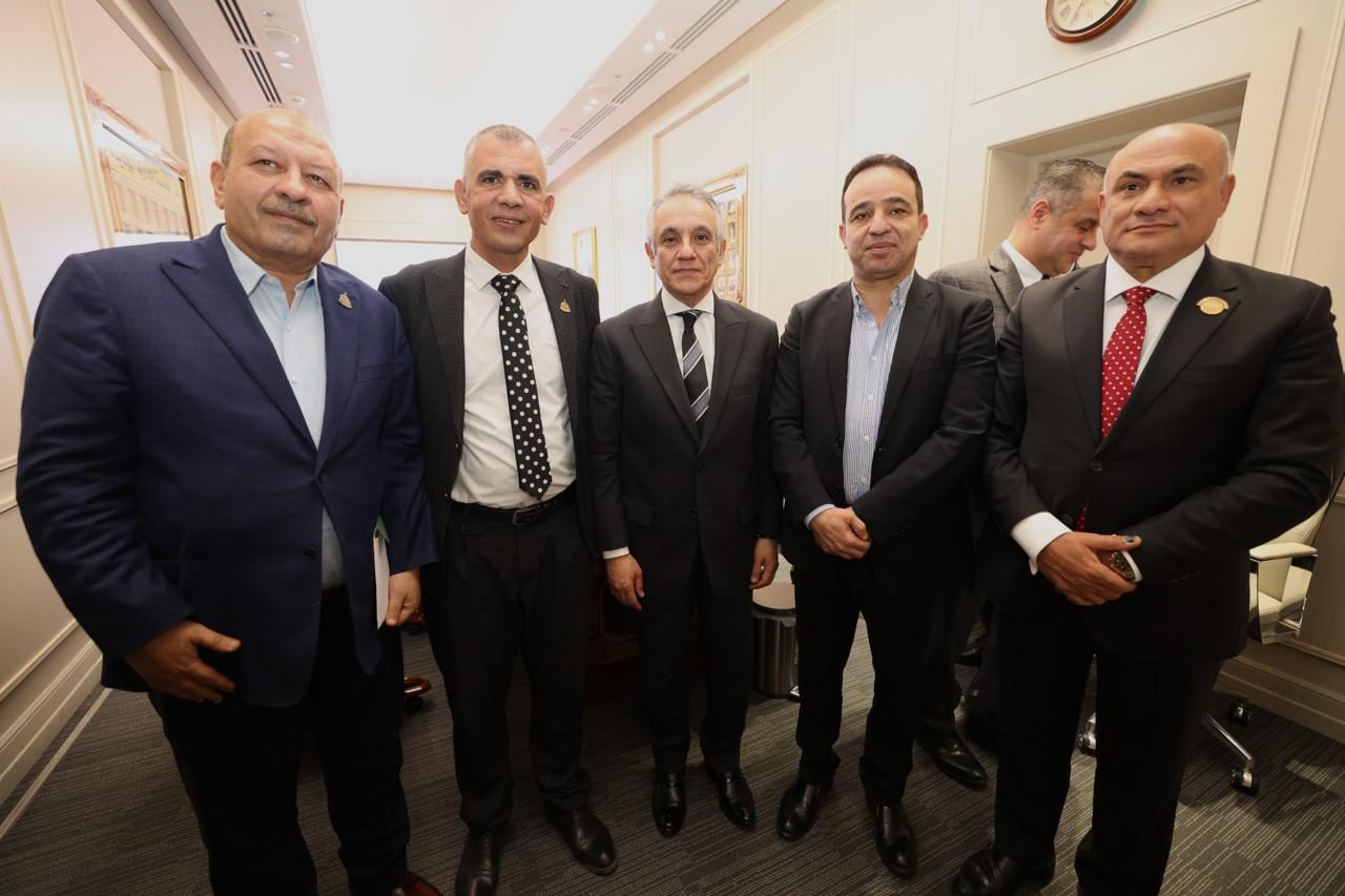 f3817b14-21cd-4112-980d-e0779cc57526 f3817b14-21cd-4112-980d-e0779cc57526