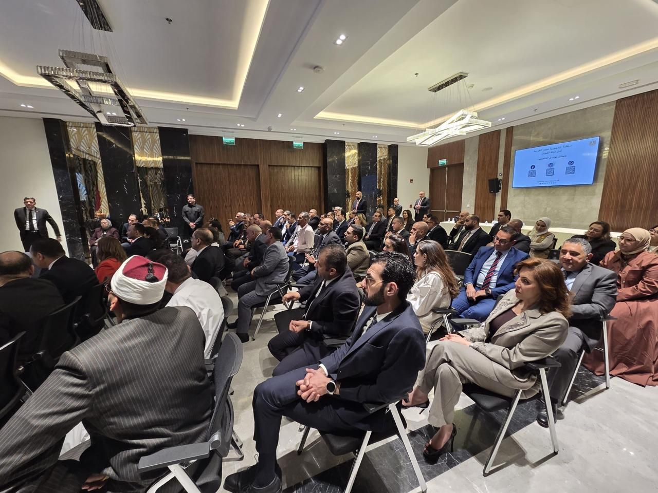 وزير الخارجية يلتقي أبناء الجالية المصرية في الكويت