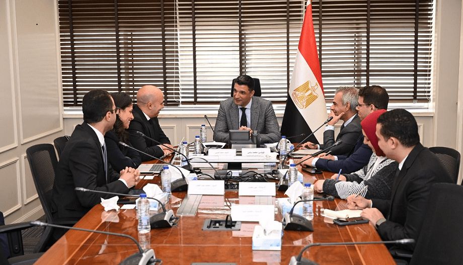 لوريال لمستحضرات التجميل تخطط لتعزيز استثماراتها بمصر وزيادة نسبة المكون المحلي