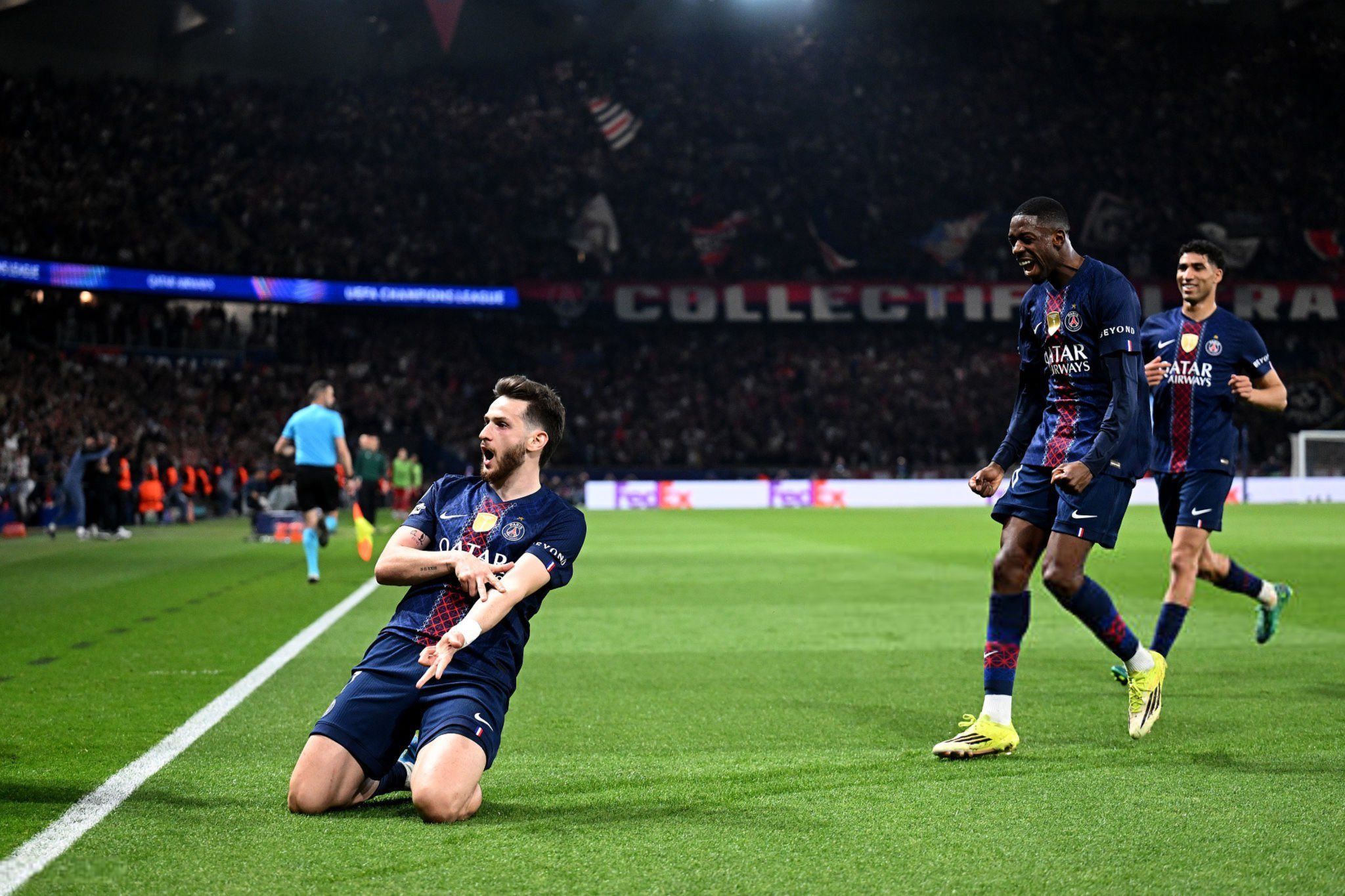 سلوت يكشف سبب استبعاد محمد صلاح أمام باريس...