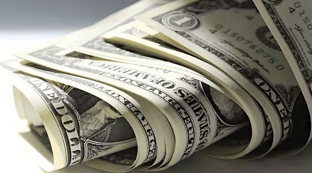 : الدولار يتجه لأكبر خسارة أسبوعية منذ يناير