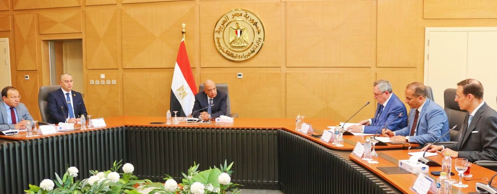 وزير الكهرباء يبحث مع وفد روسي التعاون في مشروعات الطاقة النظيفة