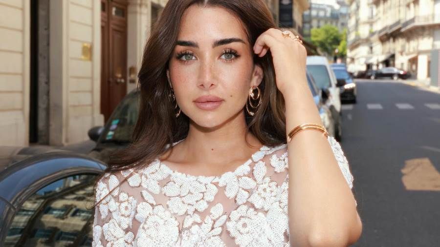 هنا الزاهد ضمن أجمل 100 وجه في العالم 2026 كشفت الفنانة المصرية هنا الزاهد عن ترشيحها لقائمة أجمل 100 وجه في العالم لعام 2026 التي تنظمها مؤسسة TC Candl إقرأ المزيد