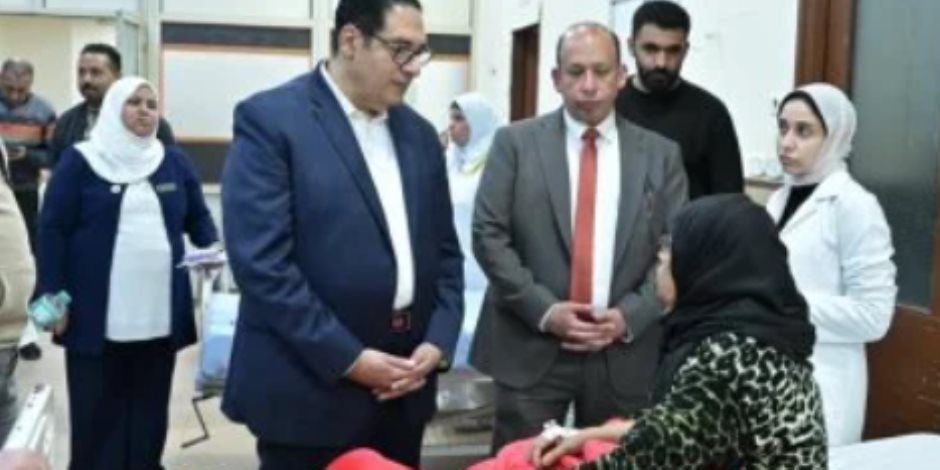 رئيس جامعة القاهرة يطمئن المرضى ويوجه بالتحقيق بعد حريق محدود بقصر العيني