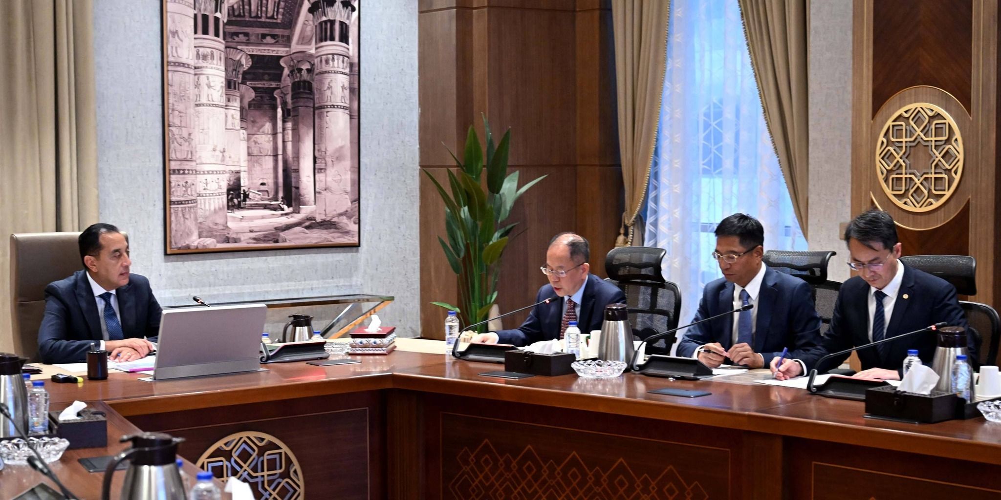 رئيس الوزراء يبحث مع شركة صينية خطة إقامة مصنع للألومنيوم باستثمارات 2 مليار دولار