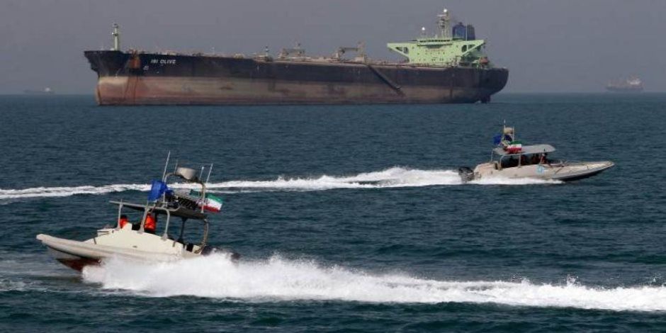 وزير الحرب الأمريكى: مدمرتان أمريكيتان عبرتا هرمز لضمان خلوه من الألغام