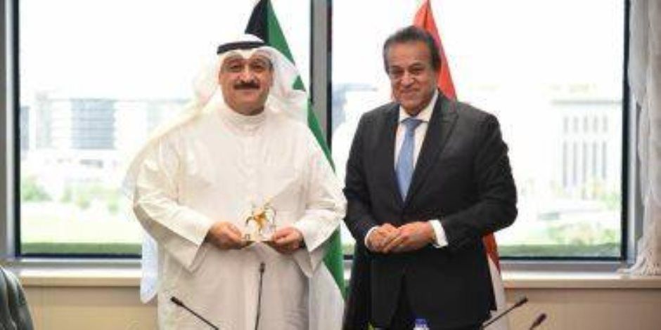 تواصل هاتفي لوزير الصحة مع الكويت ولبنان واستعداد لإرسال فرق طبية إلى لبنان