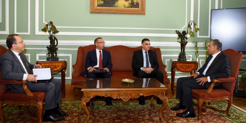 وزير الخارجية يستقبل رئيس هيئة الشراء الموحد لبحث تعزيز التعاون في مجال الأمن الصحي ودعم نفاذ الدواء المصري إلى الأسواق الأفريقية