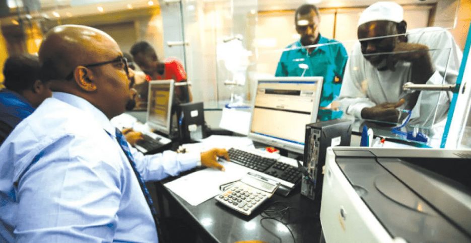 لتعزيز الإيرادات الحكومية.. السودان يرفع سعر الدولار الجمركي 14% إلى 3222 جنيهاً