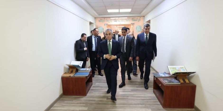 تطبيقا للعمل عن بُعد.. وزير العدل يباشر مهامه من مركز الدراسات ويعقد لقاءً مع نادي مجلس الدولة