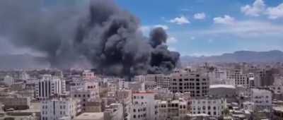 أخبار اليمن : النيران تلتهم منشأة صناعية في صنعاء