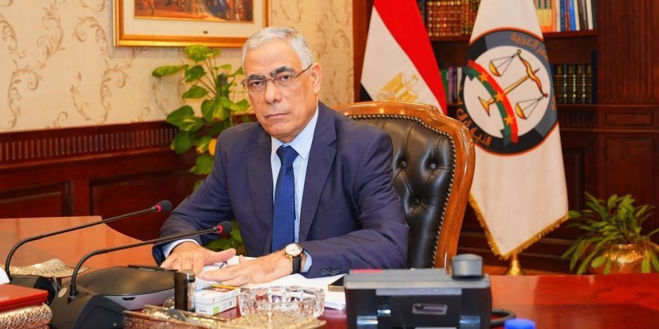 النائب العام يكلف وحدة الرصد بالمركز الإعلامي للنيابة العامة بمتابعة ورصد أية مخالفة لقرار حظر النشر