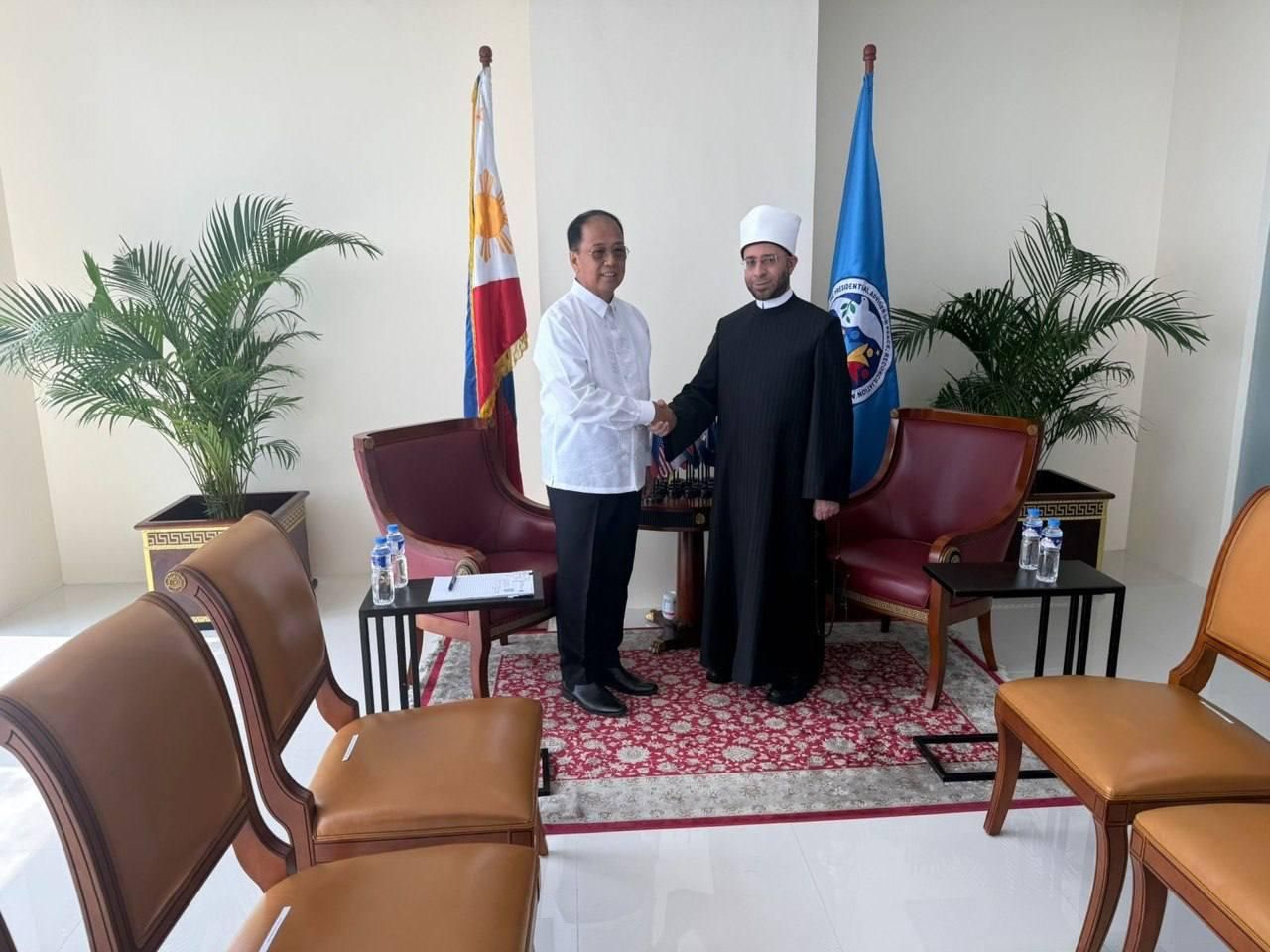 مستشار الرئيس الفلبيني للمصالحة والوحدة يستقبل وزير الأوقاف ضمن جدول الزيارة إلى الفلبين