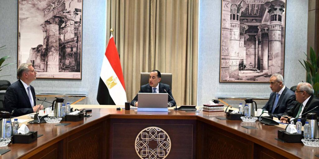 عاجل.. الحكومة تبدأ إجراءات القيد المؤقت ل 10 شركات بقطاع البترول