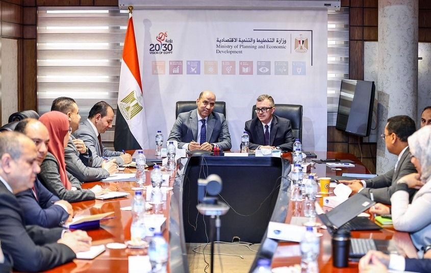 الحكومة تناقش مواءمة السياسات الاقتصادية مع متطلبات سوق العمل