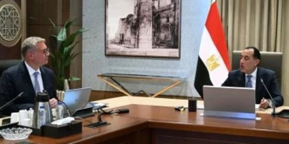 مجلس الوزراء: بدء إجراءات القيد في البورصة لـ 10 شركات بقطاع البترول