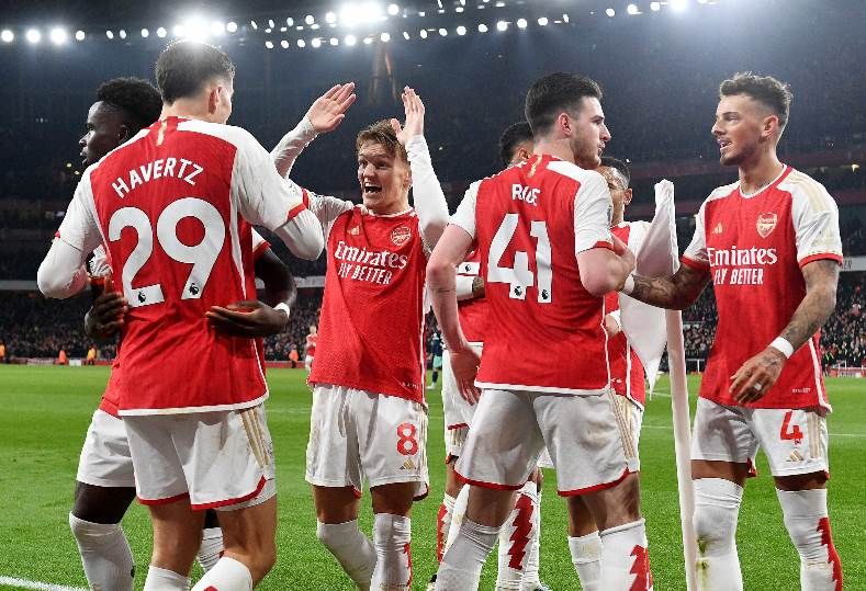 الأسطورة مباشر الآن.. بث مباشر مشاهدة مباراة آرسنال...