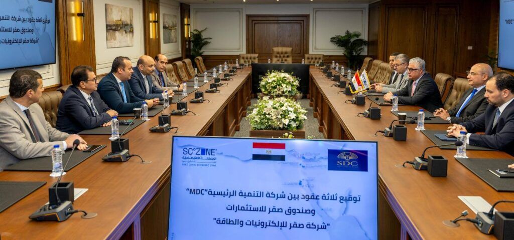 «صقر للإلكترونيات والطاقة» توقع عقود 3 مشروعات في السخنة باستثمارات 18 مليون دولار