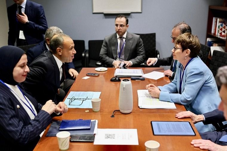 وزير الخارجية يبحث مع الأوروبي لإعادة الإعمار سبل دعم قطاعات الطاقة والتكنولوجيا