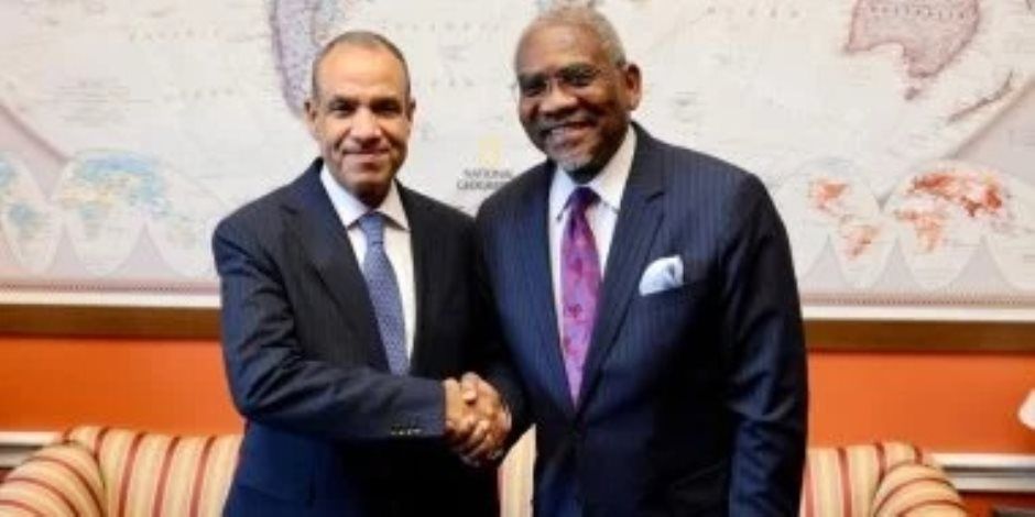 بدر عبد العاطى يلتقى زعيم الأقلية الديمقراطية فى لجنة الخارجية بالنواب الأمريكي