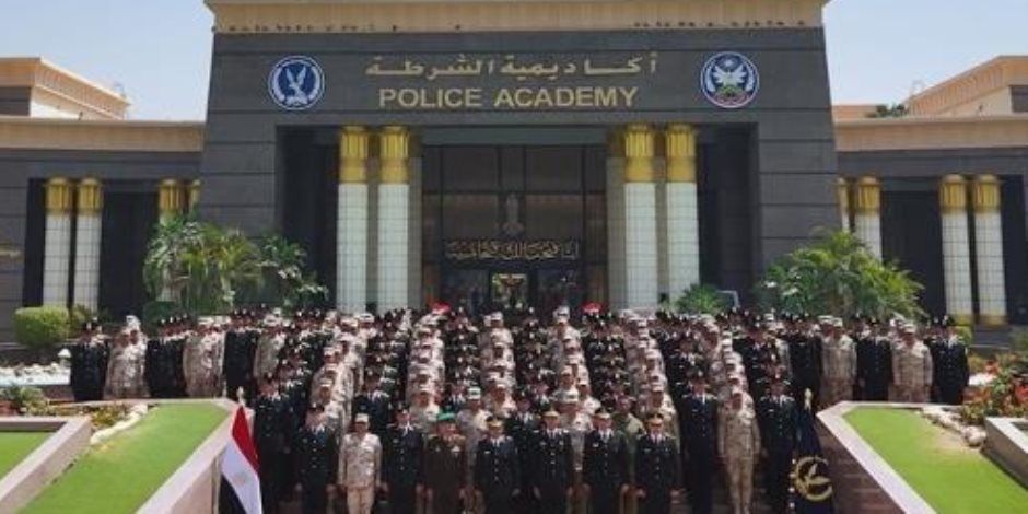 تنفيذا لتوجيهات الرئيس السيسي.. وزارة الداخلية تنظم برنامج تعايش بين طلبة أكاديمية الشرطة وطلاب الكلية الحربية