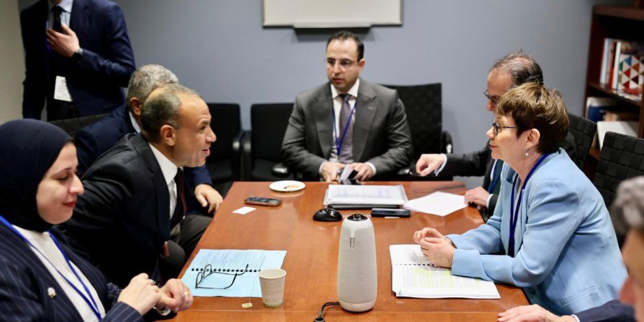 وزير الخارجية يلتقي رئيسة البنك الأوروبي لإعادة الإعمار والتنمية في واشنطن