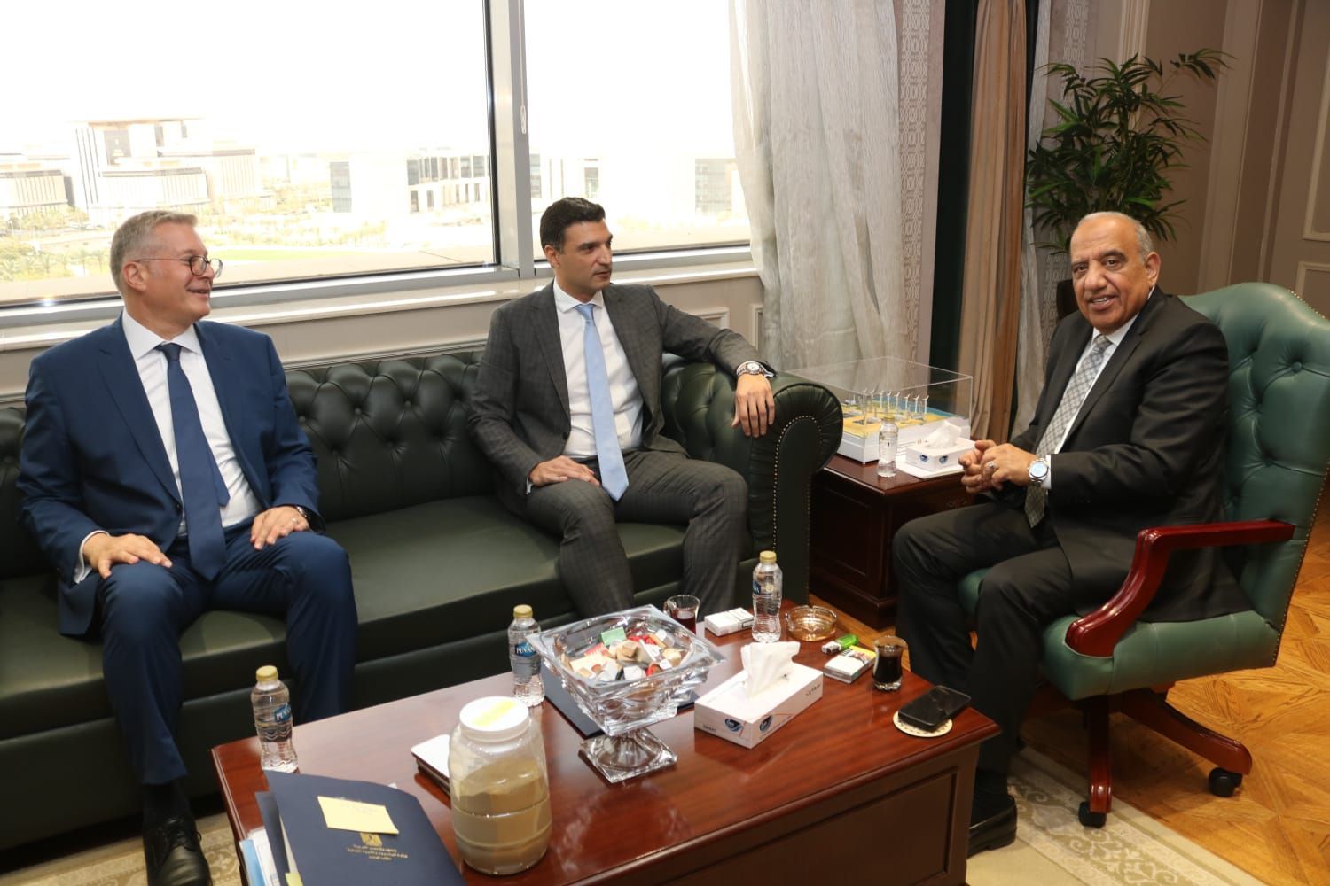 وزراء الكهرباء والبترول والصناعة يبحثون آليات تحقيق الاستدامة وأمن الطاقة