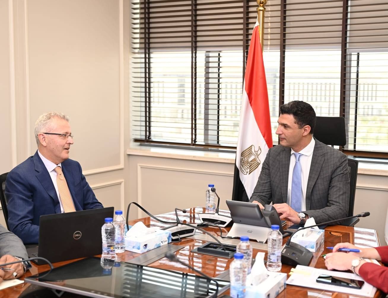 وزير الصناعة: حريصون على زيادة القاعدة الإنتاجية للسيارات لتلبية احتياجات السوق المحلي