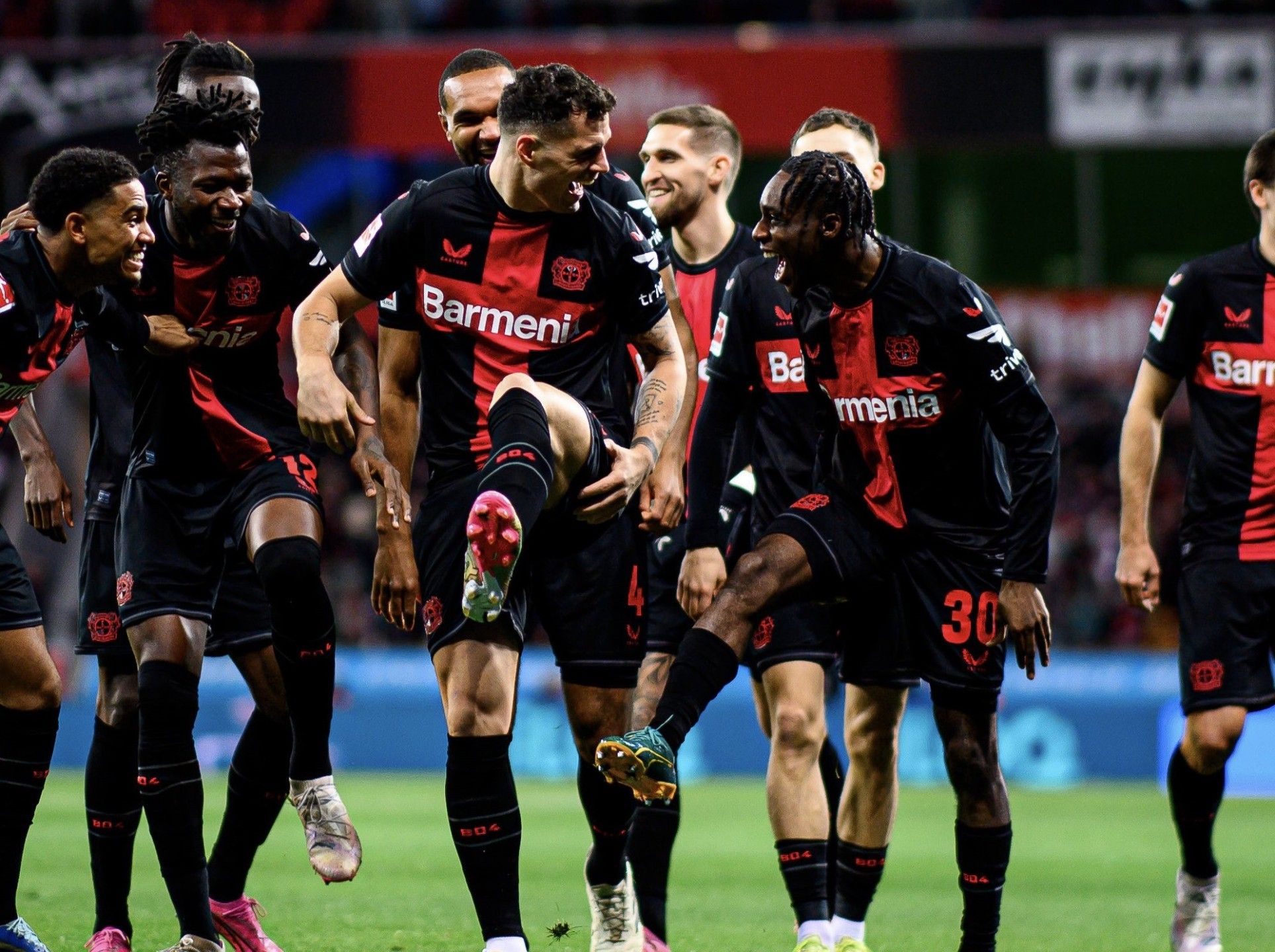 اطّلع على علي المفتوحة.. القنوات الناقلة لمباراة باير ليفركوزن...