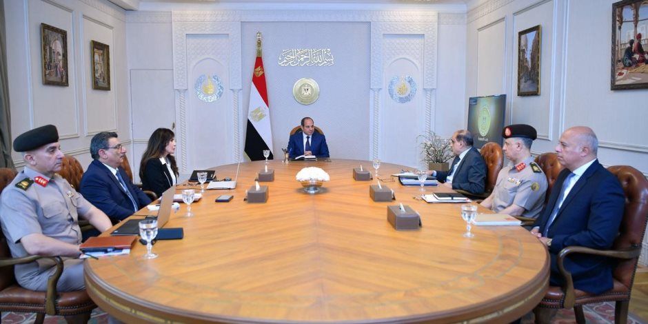 الرئيس السيسى يوجه بتذليل أي عقبات أمام الاستثمارات المستهدفة فى قطاعات الإسكان والمرافق والمياه