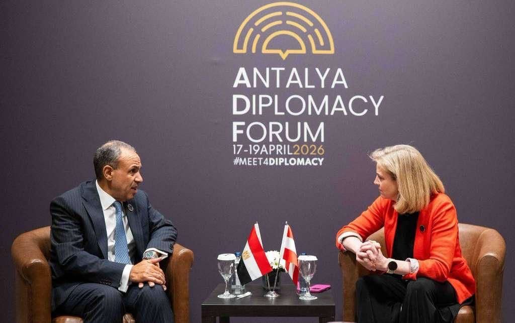 وزير الخارجية يبحث مع نظيرته النمساوية سبل دعم العلاقات الثنائية