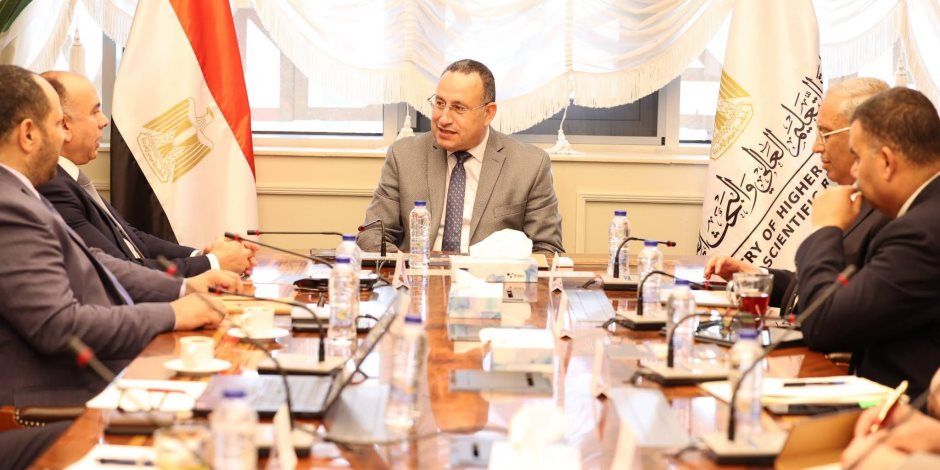 وزير التعليم العالي يبحث مع جهاز مستقبل مصر شراكة موسعة مع الجامعات