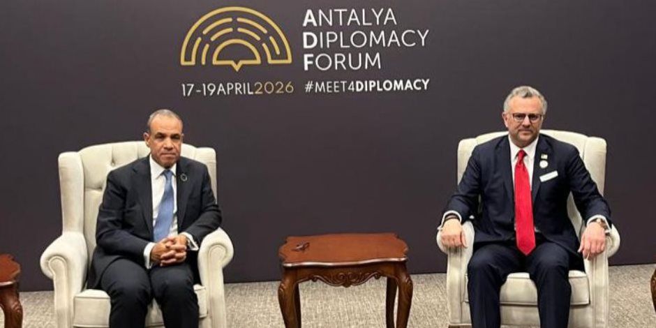 وزير الخارجية يبحث مع مستشار ترامب تعزيز الشراكة الاستراتيجية بين مصر وأمريكا