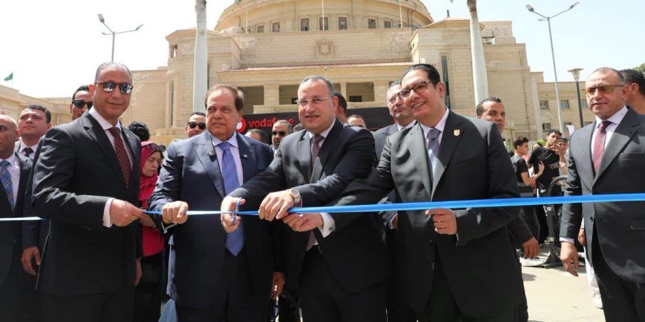 وزير التعليم العالي ومحافظ الجيزة ورئيس جامعة القاهرة يفتتحون ملتقى التوظيف والتدريب بالجامعة لعام 2026