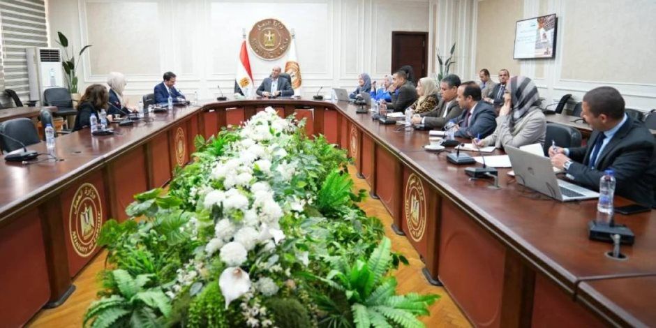 وزير العمل يلتقى وفد مبادرة «الاستثمار من أجل التوظيف»
