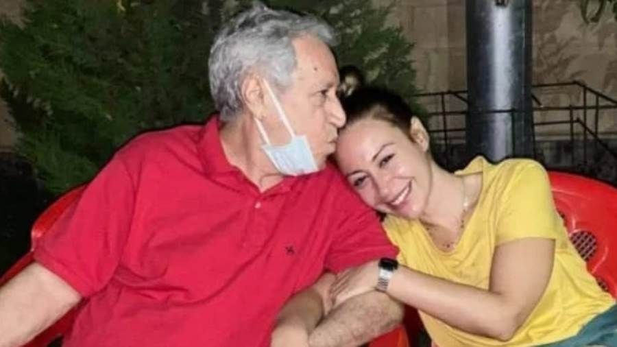 وفاة والد الفنانة منة شلبي أعلن المنتج أحمد الجنايني زوج النجمة منة شلبي عن وفاة والدها وكتب أحمد الجنايني عبر خاصية Stories بتطبيق I إقرأ المزيد