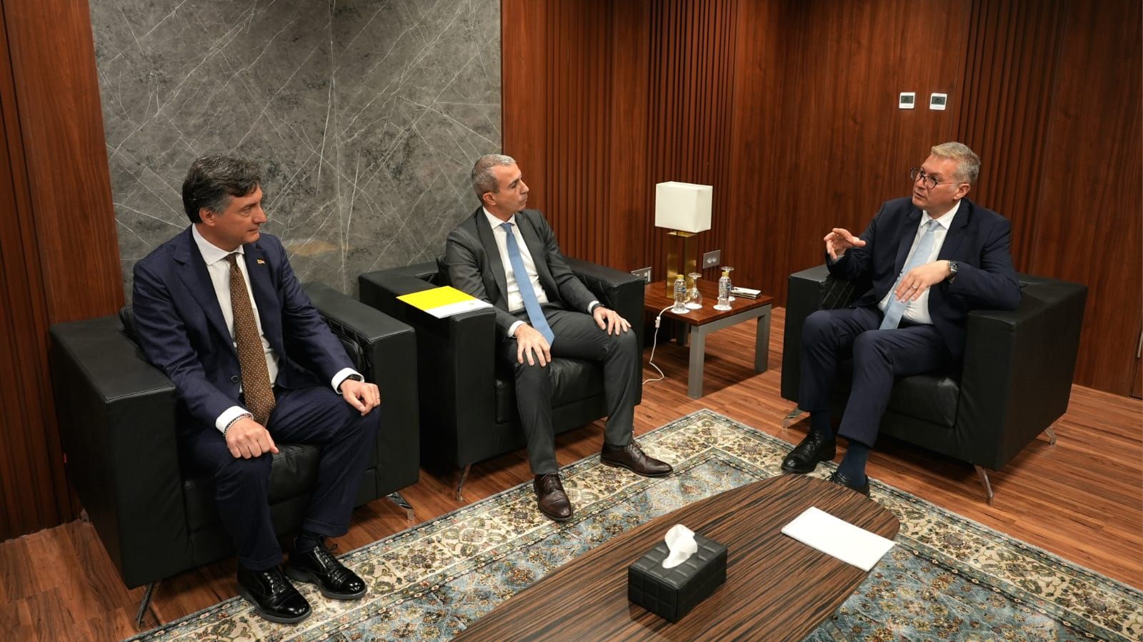 وزير البترول يبحث مع شركة إيني تسريع خطط البحث والاستكشاف في مصر