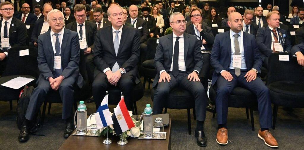 د. فريد: الحكومة تضع على رأس أولوياتها تعزيز الشراكات الاستثمارية مع الدول الداعمة للتنمية المستدامة