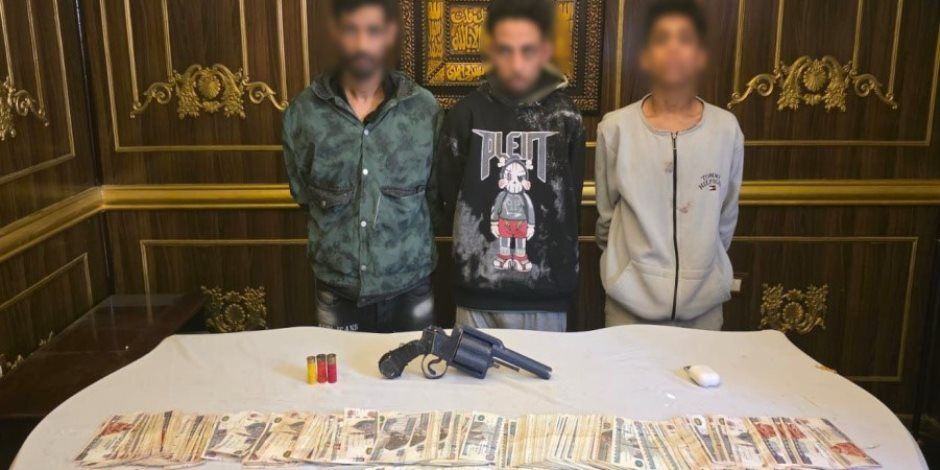 ضبط تشكيل عصابي لسرقتهم «أجنبي» بأحد شوارع الجيزة