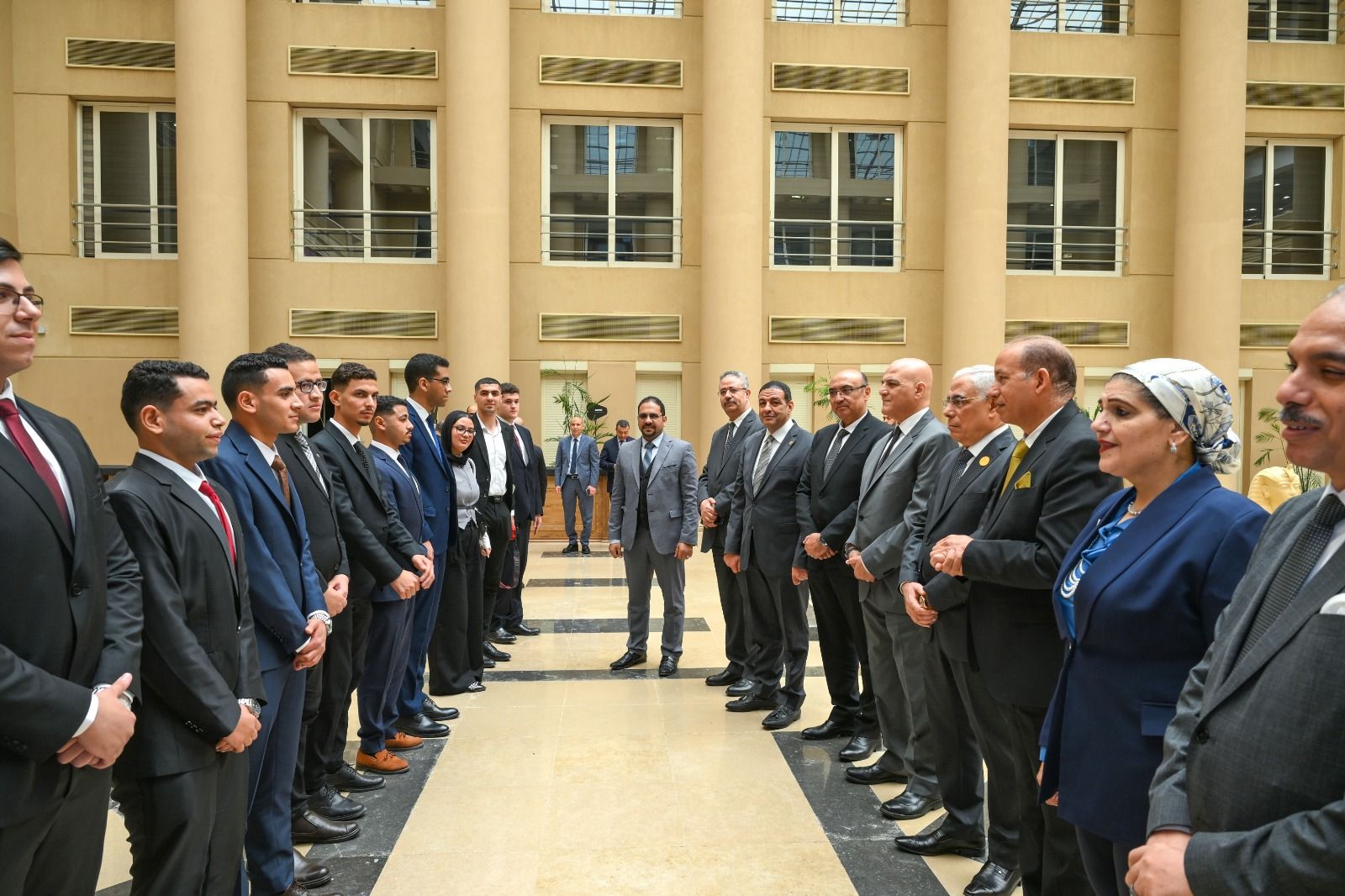 النائب العام يستقبل رئيس جامعة المنصورة ووفدًا من قياداتها وطلابها في ختام البرنامج التدريبي للتعريف بدور النيابة العامة