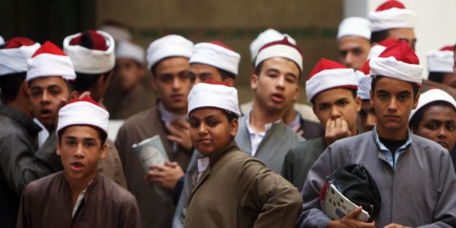 اليوم.. طلاب النقل الثانوى الأزهرى يؤدون الامتحان فى الفقه والرياضيات البحتة