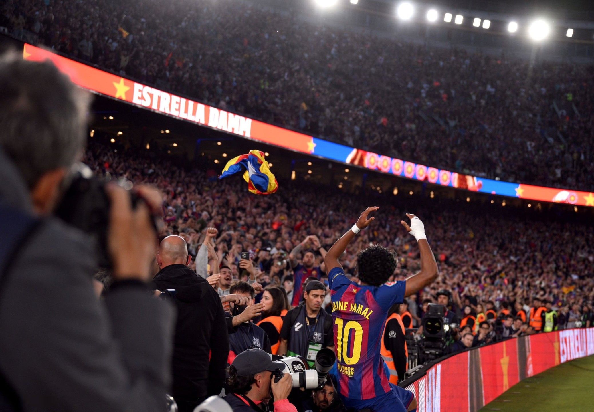 رابط مباشر الأسطورة.. بث مباشر مشاهدة مباراة برشلونة...