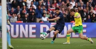 باريس يستعيد التوازن بثلاثية في نانت