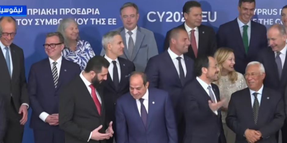 إكسترا نيوز: حديث ودى بين الرئيس السيسى ونظيره السورى على هامش اجتماع قبرص.. فيديو