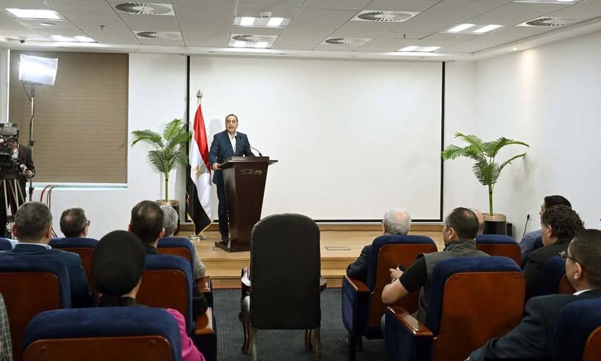 مدبولي: لا صحة لتعثر آلاف المصانع.. والصناعة المصرية في “عصرها الذهبي”