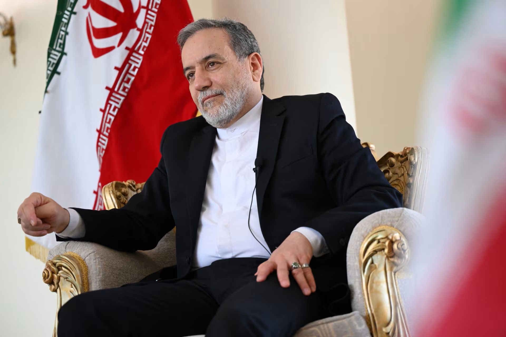 تحرك دبلوماسي إيراني في إسلام آباد.. وزير الخارجية...